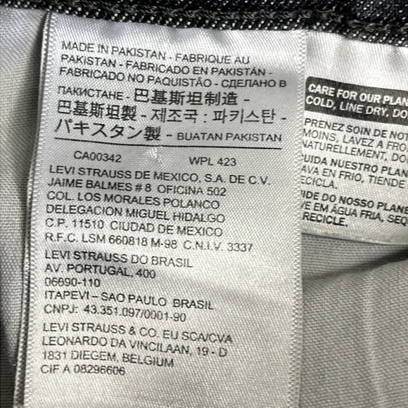 Levi's Premium WEDGIE STRAIGHT FIT WOMEN'S JEANS raw hems button fly - Picture 10 of 17